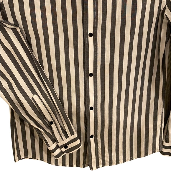 **LIKE NEW** S. H&M Gray and White Button-Up. Size S - Picture 4 of 5